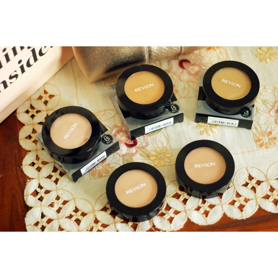 Revlon Natural Finish Powdery Foundation SPF 15