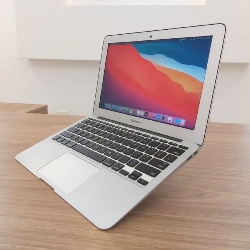 Macbook Air 11 inch 2015 // 2014 Core i5 Ram 8Gb Ssd 256Gb