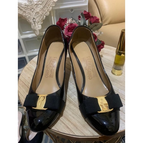 preloved sepatu salvatore ferragamo