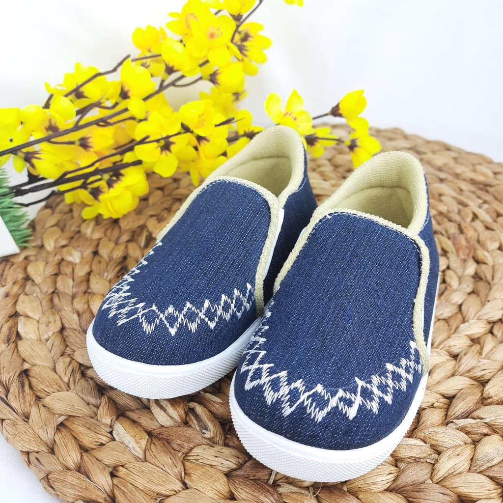 mandirishoesstore-SEPATU SNEAKER DENIM BORDIR POLOS 1-3 TAHUN FAY19