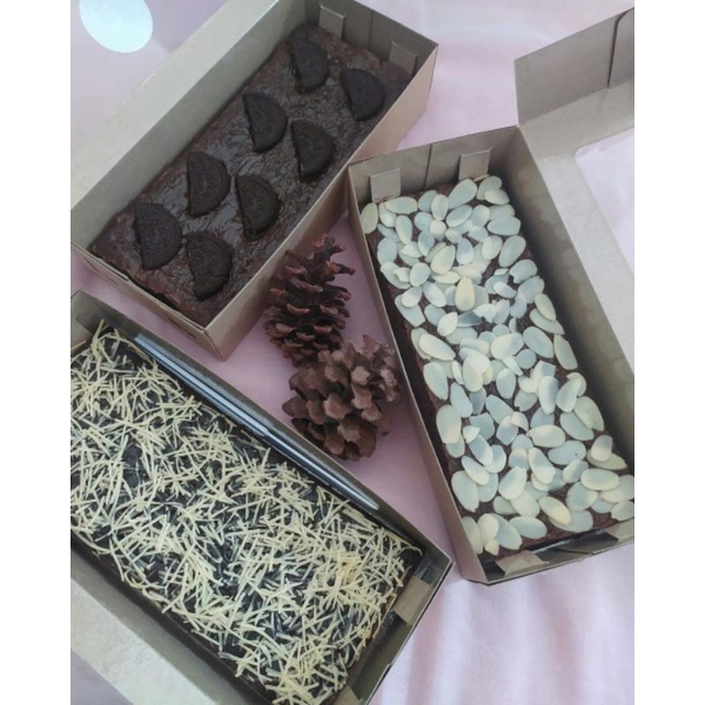 

Fudgy Brownies Single Topping (22x10)