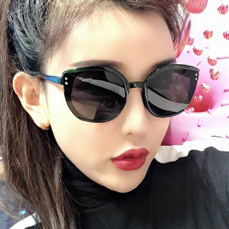 Fashion European and American mirror retro cat eye personality street shooting sunglasses