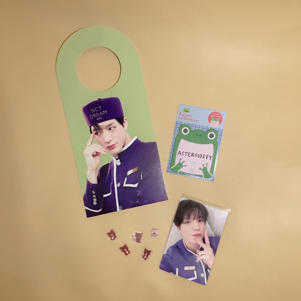 KEYCARD SG22 NCT DREAM SEASONS GREETINGS HANGER HANG DOOR BROCHURE OFFICIAL 22 2022 PHOTOCARD PC MAR