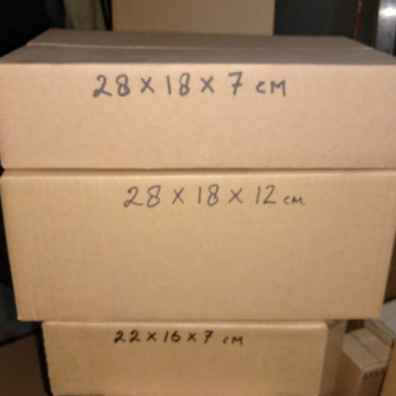 

Kardus 28x18x7 cm baru polos luar dalam
