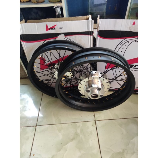 velg paketan Megapro Primus tapak lebar 350/250x17 siap pasang
