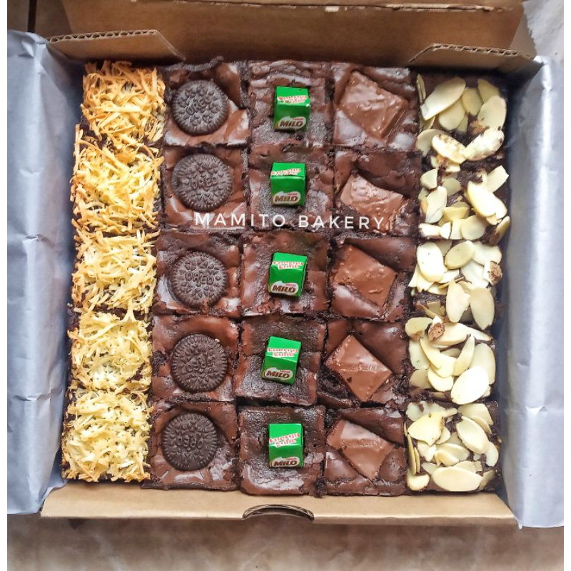 

Brownies Panggang Cokelat Fudgy Premium/ Bronis Skat Sekat/ Brownis