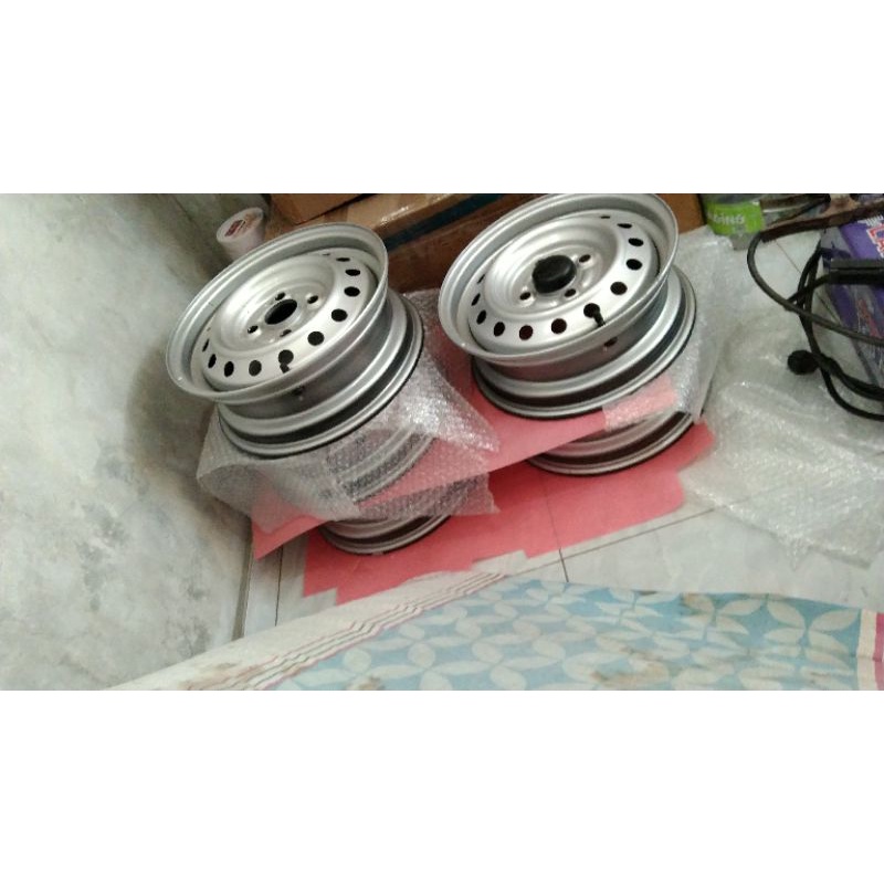 velg r13 pcd 4 x 100