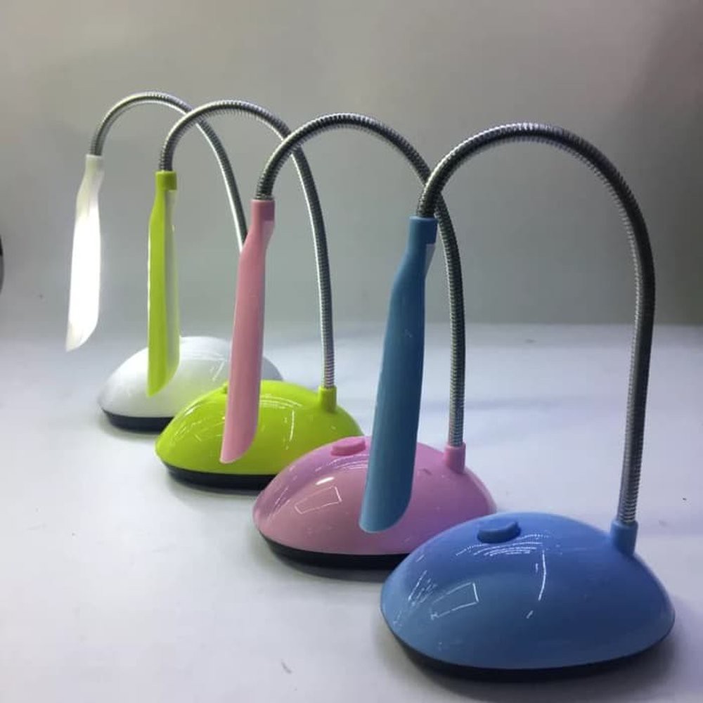 Lampu Meja Untuk Belajar Cahaya Putih Terang LED Lampu Lampu Meja Untuk Belajar Cahaya Putih Terang LED Lampu