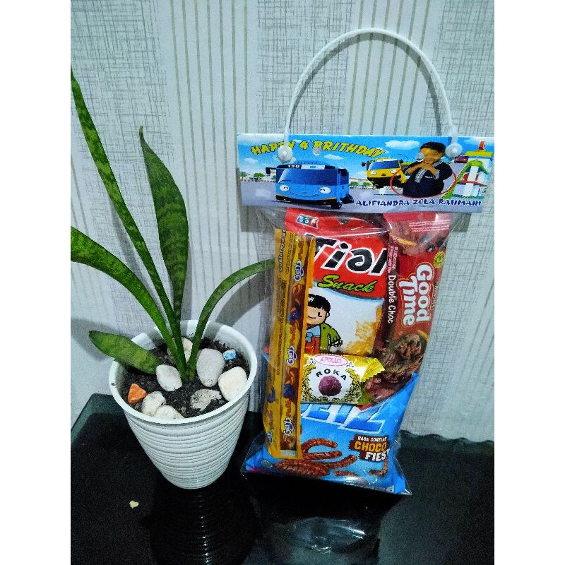 

plastik + Label Snack ulang tahun anak,acara hajatan, atau wisudaan free desain sesuai keinginan