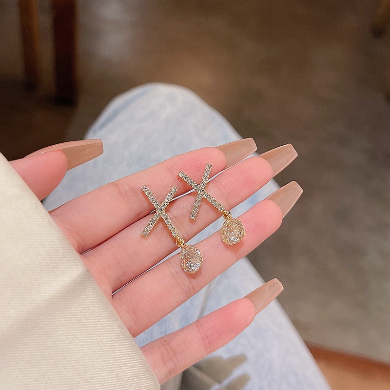 Anting Tusuk Gantung Sterling silver 925 Desain Salib Hias Kristal / Berlian Untuk Wanita