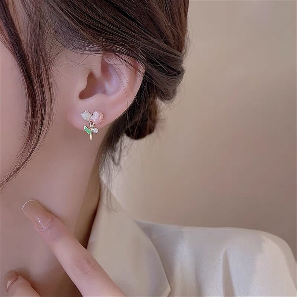 【COD Tangding】Ins Anting Tusuk Gantung Temperament Desain Bunga Tulip Warna Pink Gaya Musim Panas Untuk Wanita