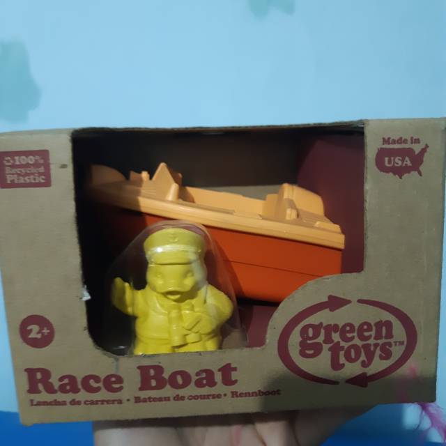 race boat green toys