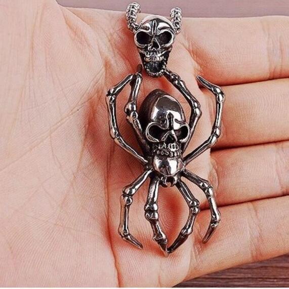 Kalung Liontin spider Tengkorak Baja Titanium fashion Pria Perhiasan Liontin Pria Trendi