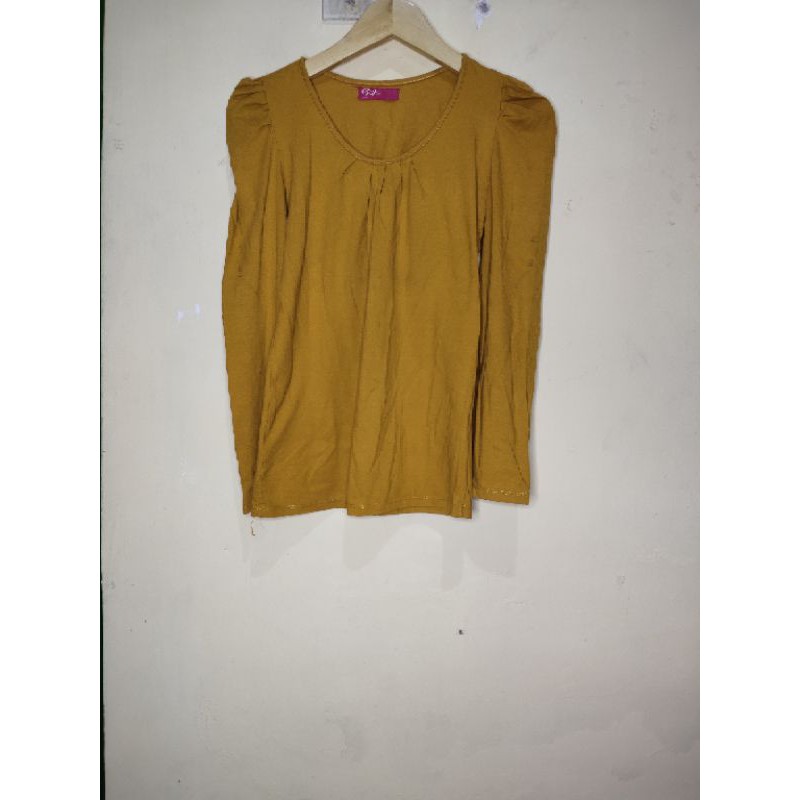Kaos Wanita Lengan Panjang Warna Kuning Kunyit Preloved
