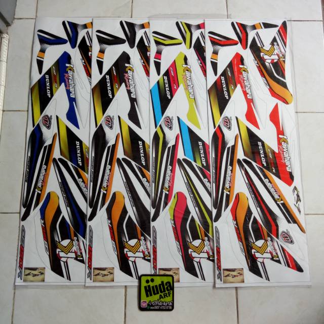 Striping sticker lis motor variasi honda CB150R old/lama "KAWAHARA" biru-kuning-merah-hitam