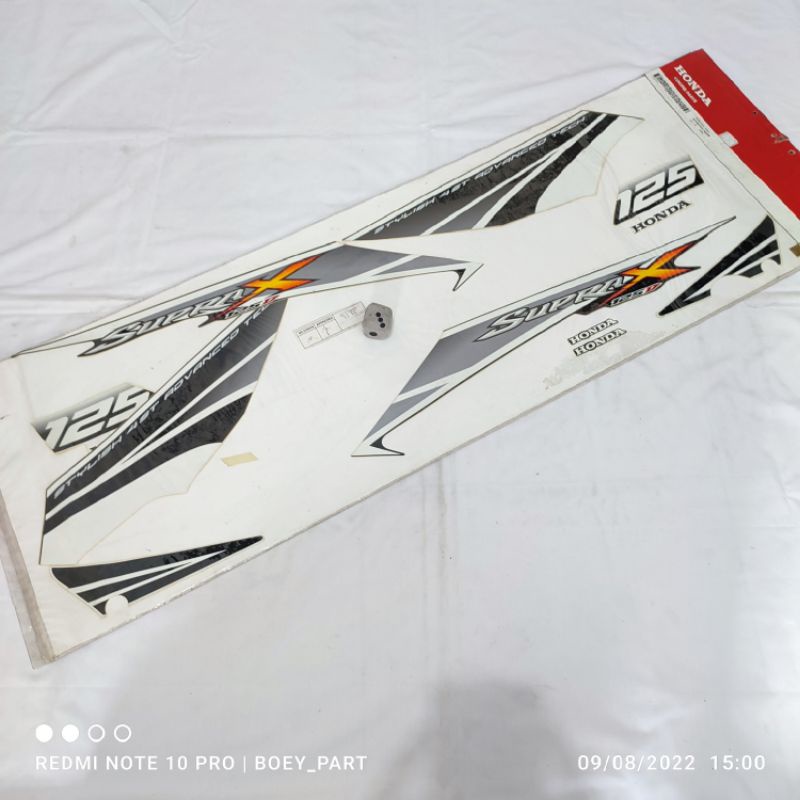 Striping sticker stiker Honda Supra x125r x 125r 125  kvl hitam putih original ahm nos
