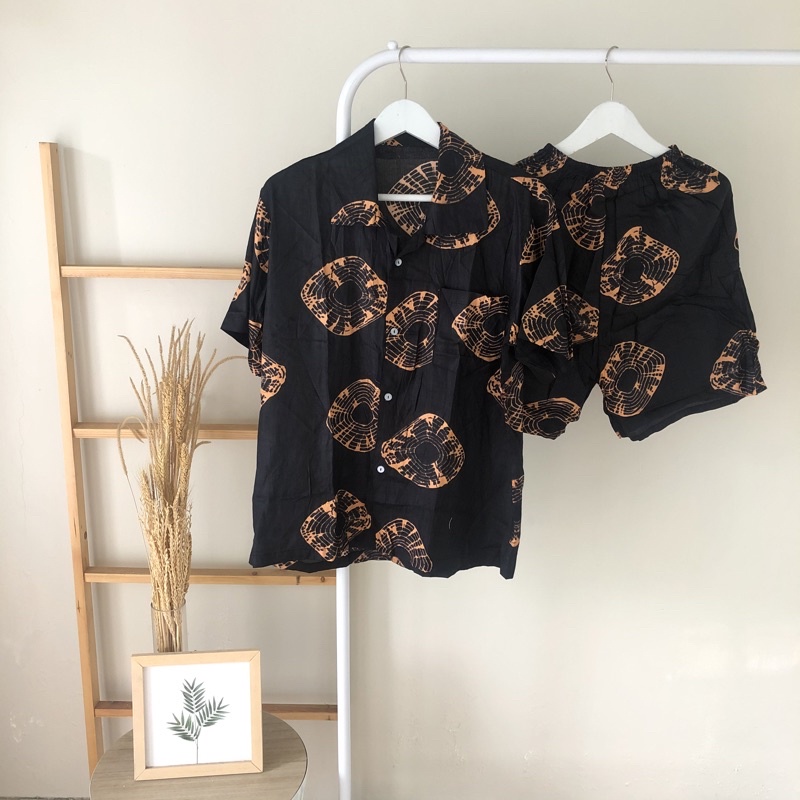 hirafa - One Set Setelan Atas Bawah Full Kancing / Baju Santai Tie Dye / Baju Wanita Pria-Shibori - Hitam