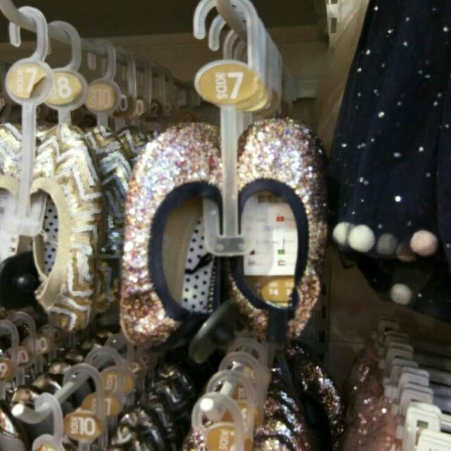 Sepatu anak cotton on