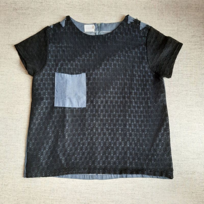 Atasan Wanita Merk GAUDI / Blouse Hitam Biru Merk GAUDI / Kaos GAUDI (Preloved)