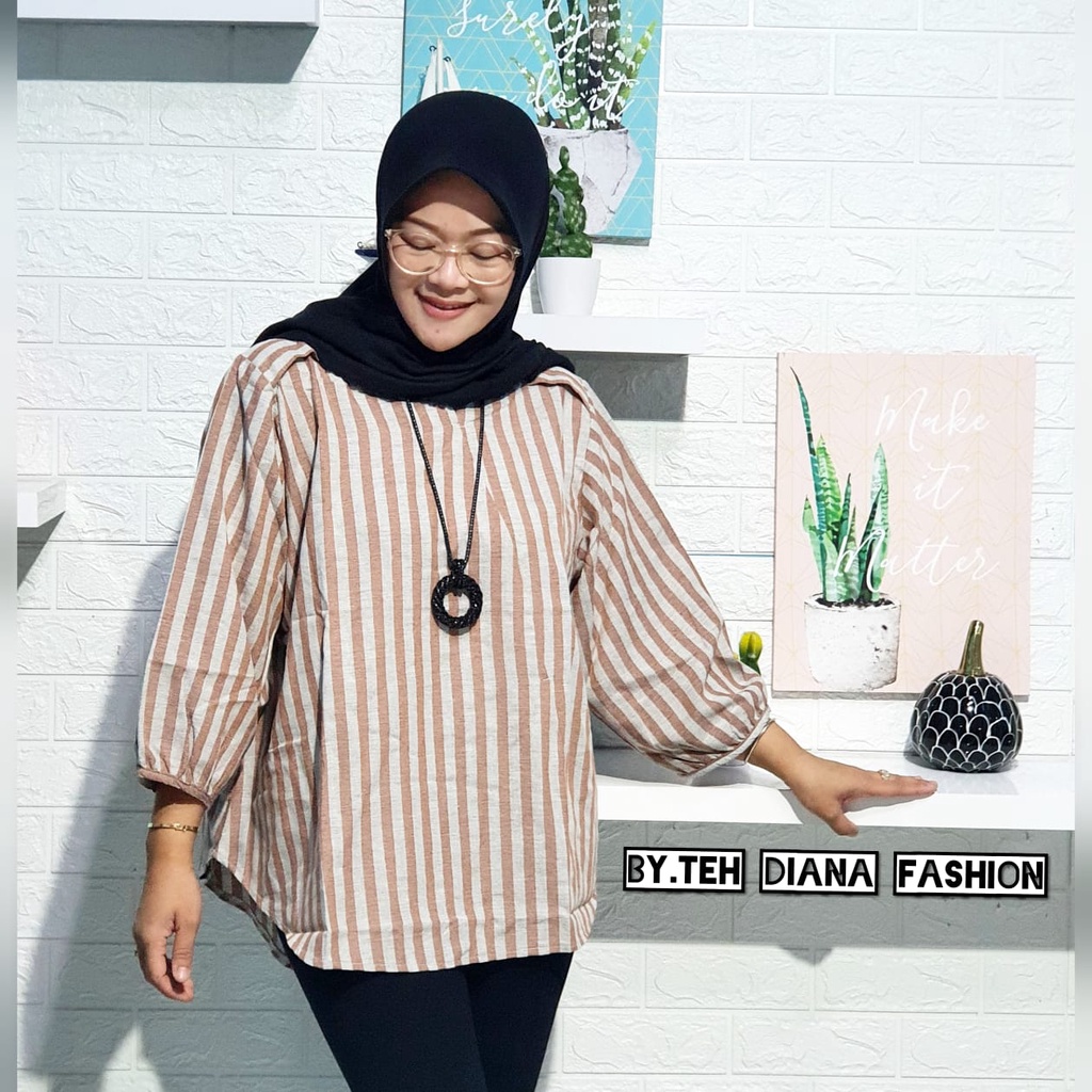 Atasan Wanita Jumbo / Blouse Wanita Jumbo / Baju Atasan Wanita Jumbo Serong Salur Import LD= 124 Cm-Mocca Salur Besar