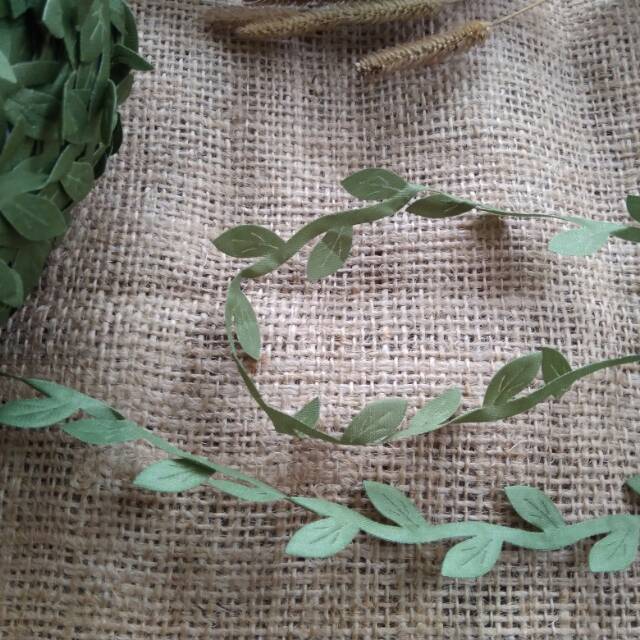 BI12 Daun rambat per meter untuk bahan ringbox crown BI12 Daun rambat per meter untuk bahan ringbox crown