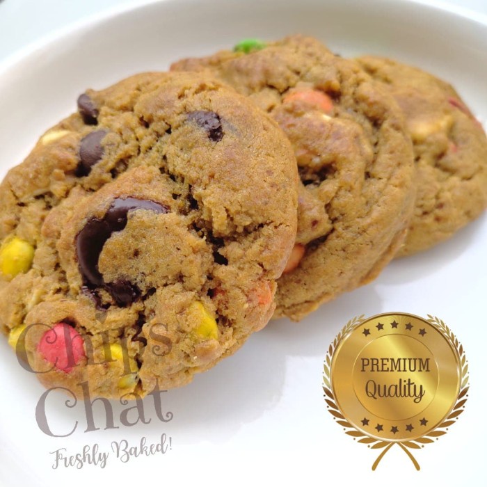 

KERING-KUE- BEST NEW YORK CITY SOFT BAKED CHEWY RAINBOW CHOCOLATE CHIPS COOKIES -KUE-KERING.