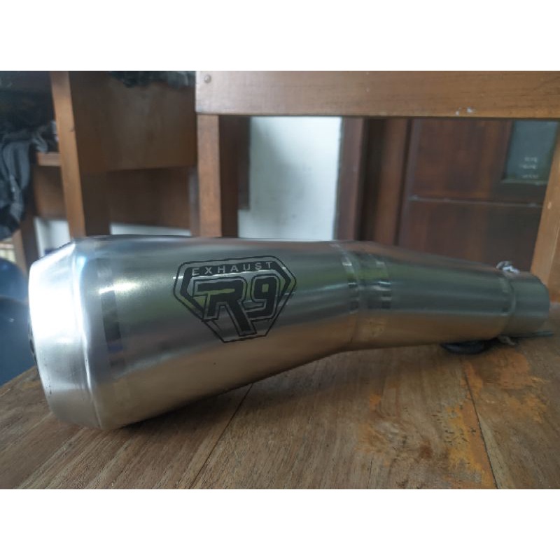 Knalpot Racing R9 GP Series /CBR150R/VIXION/SONIC/R15