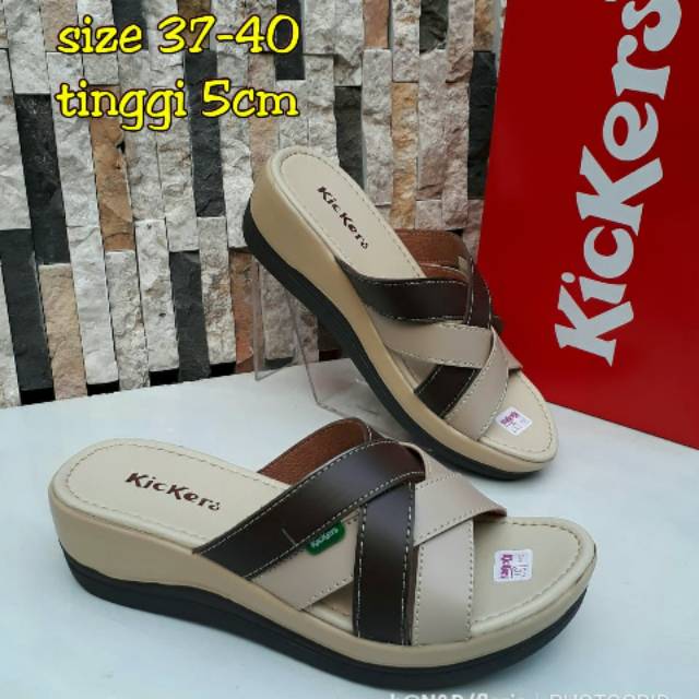 Kickers cewek
