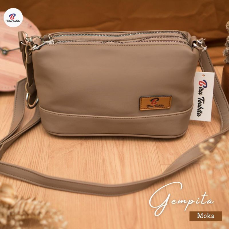 Gempita slingbag by biru tsabita