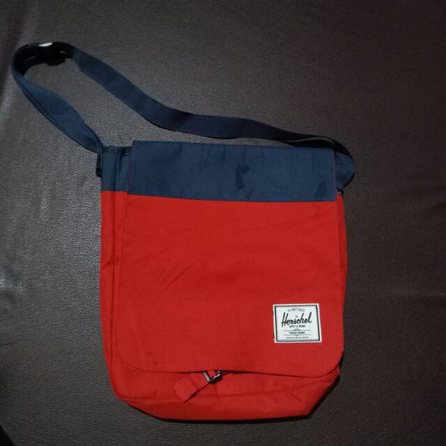 Tas selempang Herschel Slingbag red original second vintage murah tas sling bag