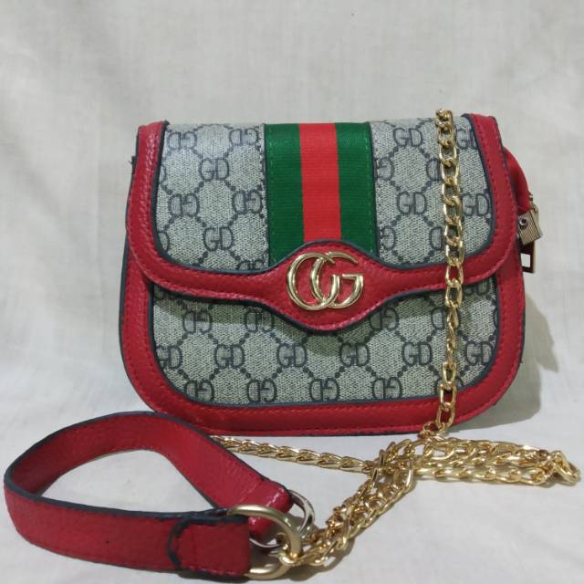 Preloved bag selempang Gucci merah 20*15