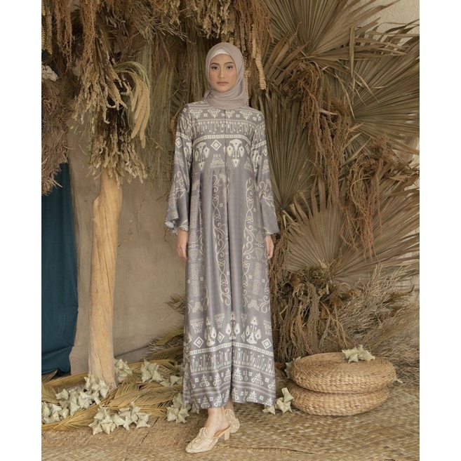 Kambera Dress Preloved Wearing Klamby