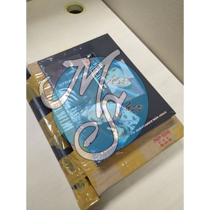 STRAY KIDS IN LIFE ALBUM LIMITED VERSION+BENEFIT WD