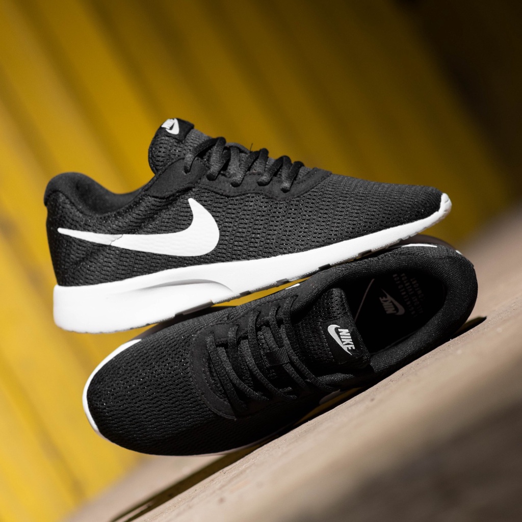 SEPATU RUNNING  NIKE TANJUN BLACK WHITE