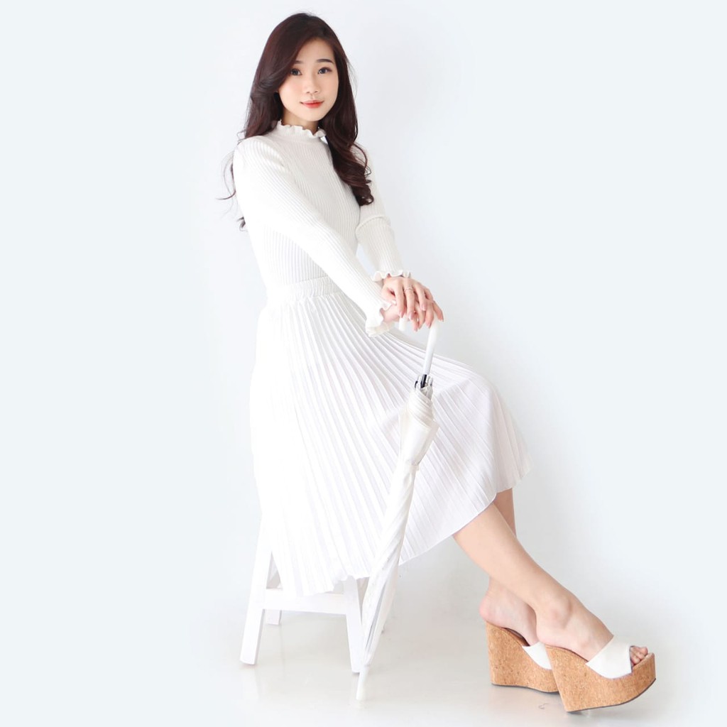 Rok Wanita - Rok Plisket / Selutut / Broken White/ Natural Mrs4