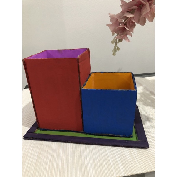 

Tempat Pensil dari Kardus