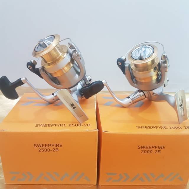 Reel daiwa sweepfire 2000 dan 2500