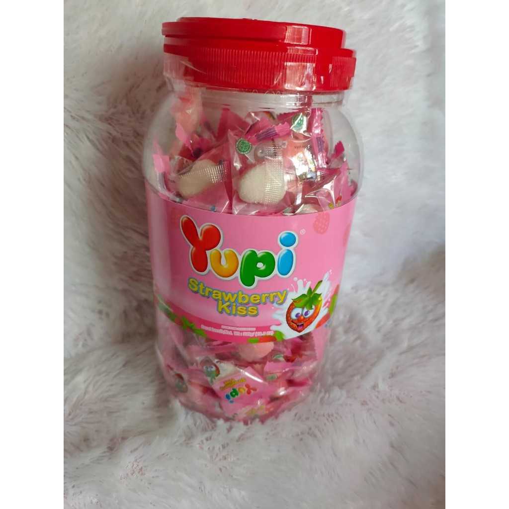 

Permen Yupi Strawberry Kis Jar