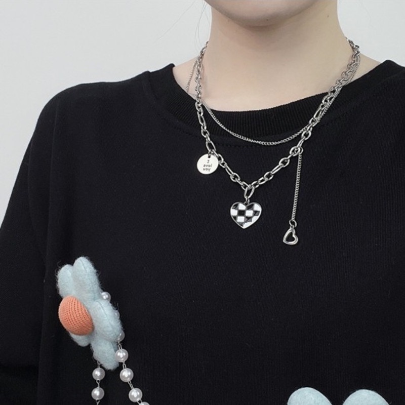 YEEZII Kalung Rantai Choker Multilayer Dengan Liontin Hati Motif Kotak-Kotak Warna Silver Untuk Wanita