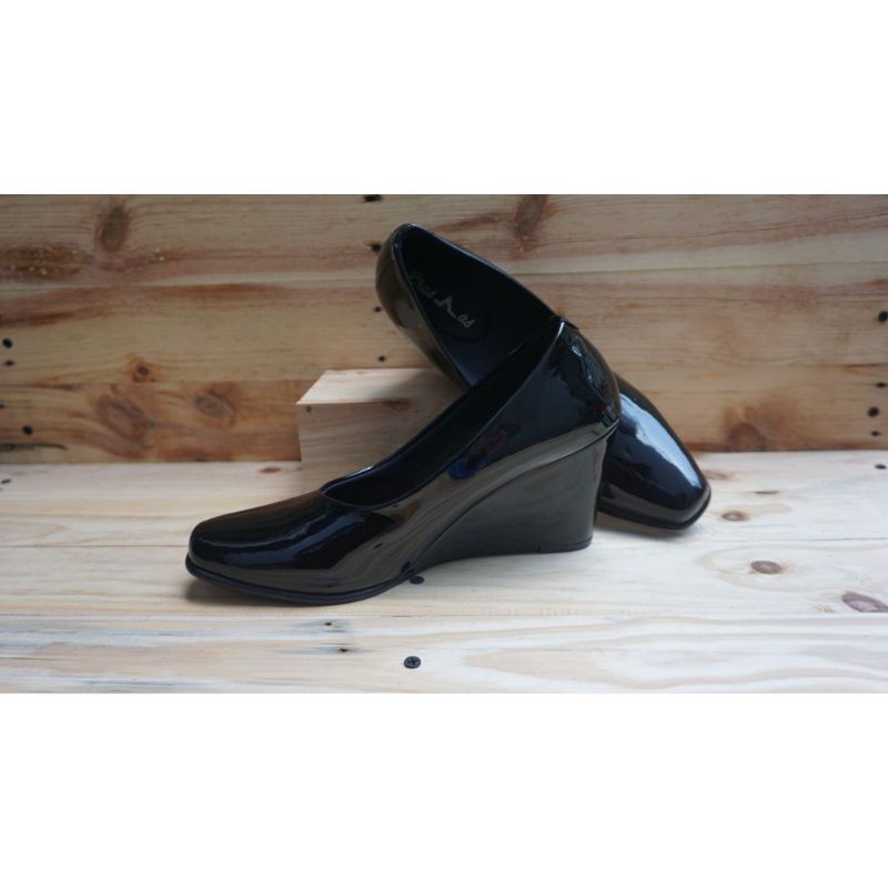 070222 SEPATU WEDGES KILAT 7 CM PERSIT BHAYANGKARI IKKT PIA DHARMA WANITA JALASENASTRI IKKT DLL MERK