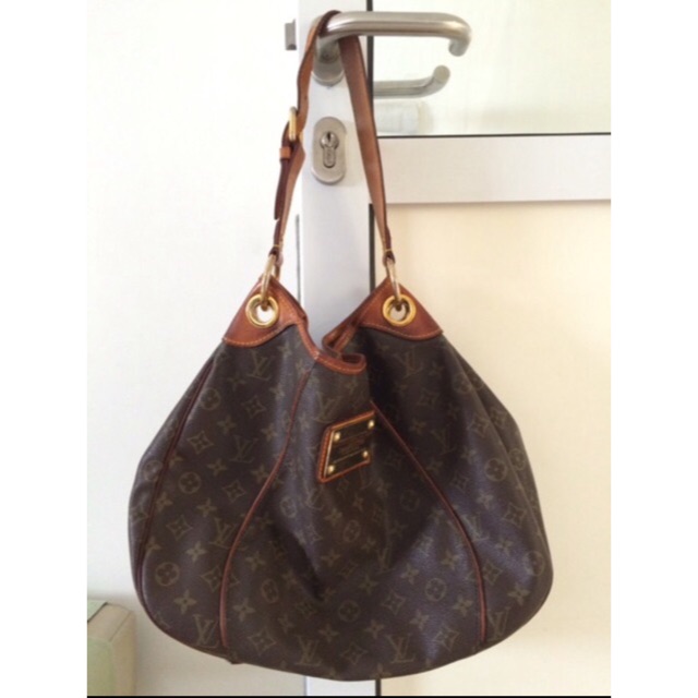 FREE buy LV galliera pm get korean slingbag