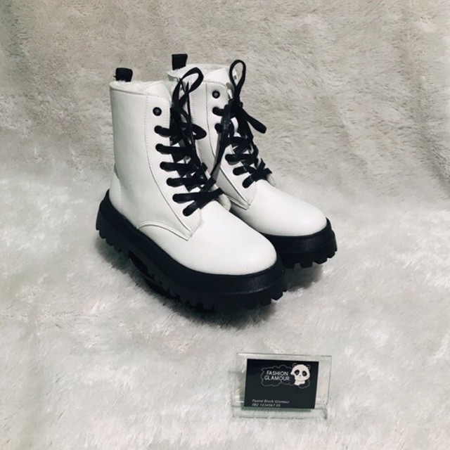 BT32 SEPATU BOOTS IMPORT MARTIN WANITA KOREA BTS BRITISH INGGRIS WHITE VELVET