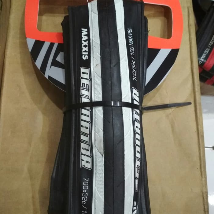 maxxis detonator 700 x 32c