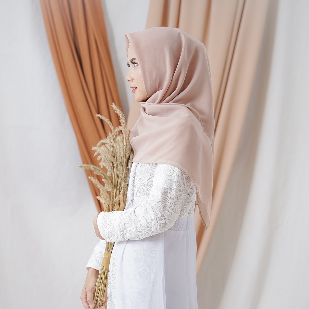 Maula Hijab - Kerudung Segi Empat Bella Square Jilbab Segiempat Paris Polos Premium-3