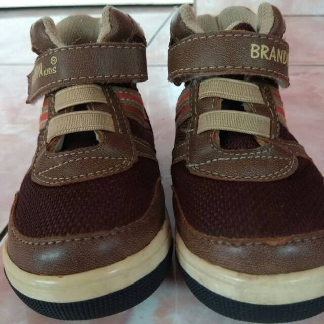 Sepatu anak merk brandon
