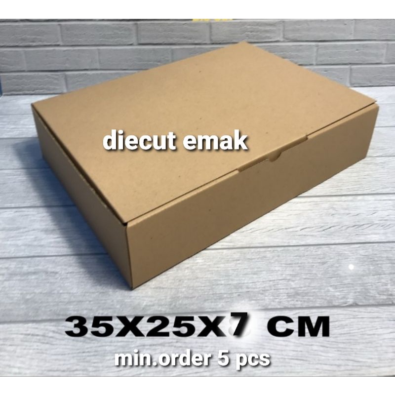 

Kardus Box uk. 35x25x7 cm Karton Kotak DIECUT