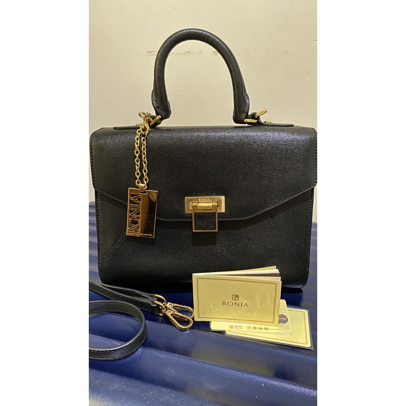 Belanjaan Putri - Bonia Leather Handbag Crossbody Black preloved original.