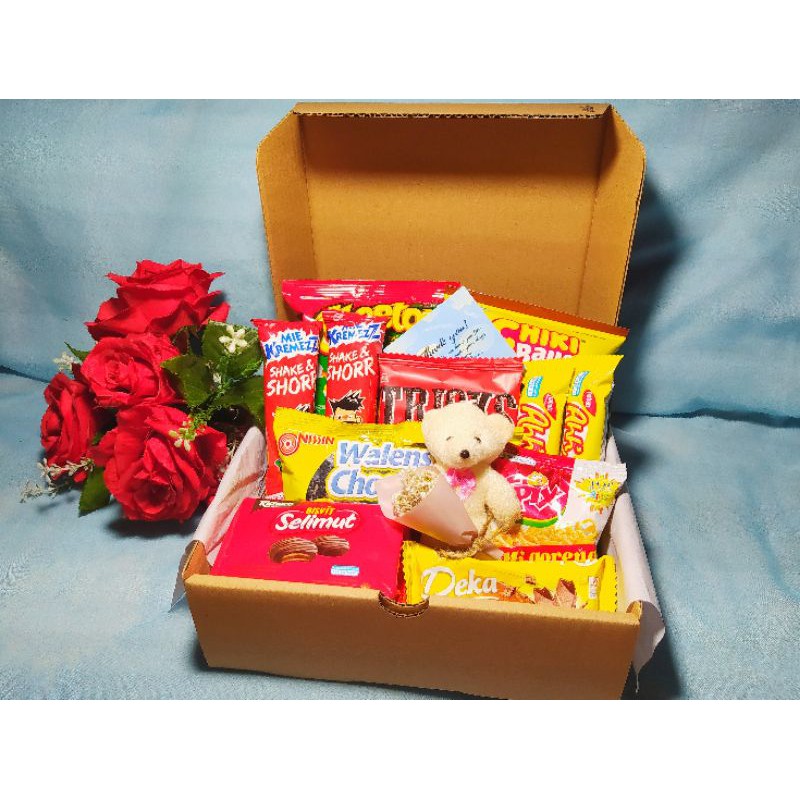 

SNACKBOX MURAH//GIFT BOX//KADO WISUDA//HAMPERS//SOUVENIR//KADO ANNIV//KADO ULANG TAHUN