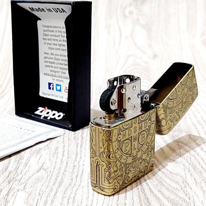 Korek Api Zippo Dark Gold Engraving Constantine / Zippo Premium