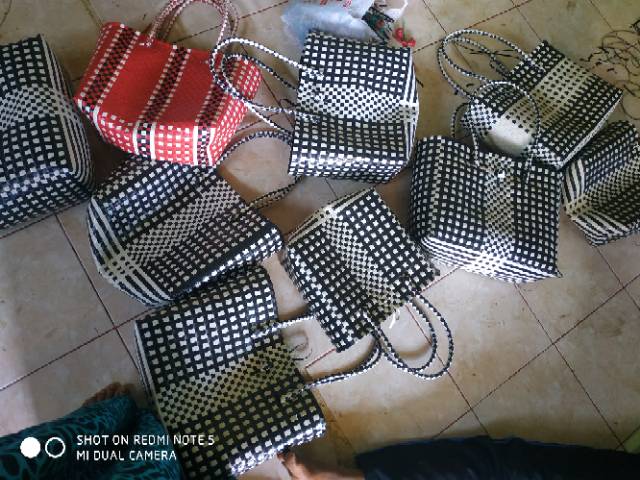 Tas Anyaman Monochrome / Tas Blong Hitam Putih